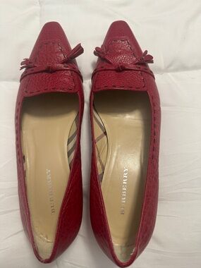 Burberry Red Pointed Tassel Leather Loafers